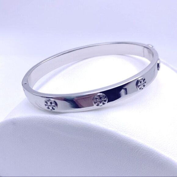 NWT Tory Burch Silver Double Raised T Hinged Bangle Bracelet - Picture 3 of 10